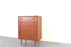 Commode en teck danois des années 1960.