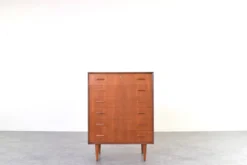 Commode en teck danois des années 1960.