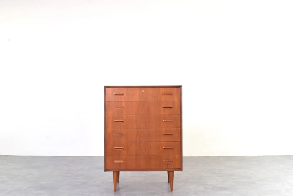 Commode en teck danois des années 1960.