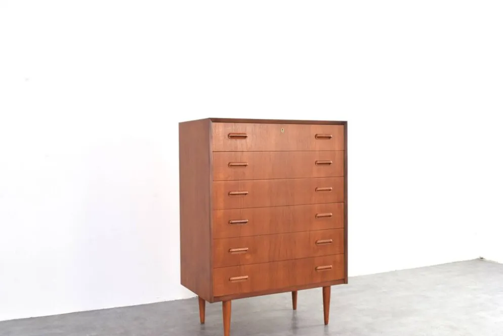 Commode en teck danois des années 1960.