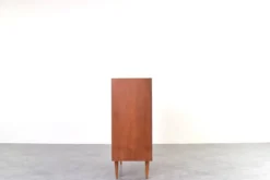 Commode en teck danois des années 1960.