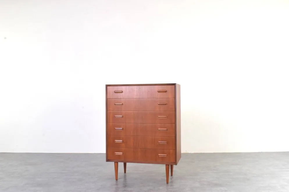 Commode en teck danois des années 1960.