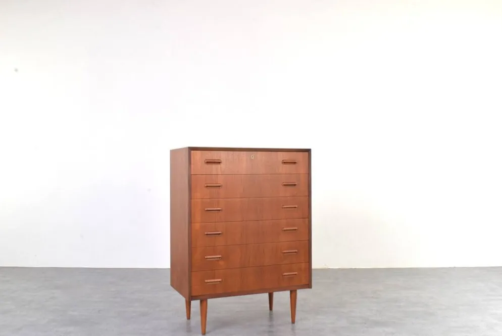 Commode en teck danois des années 1960.