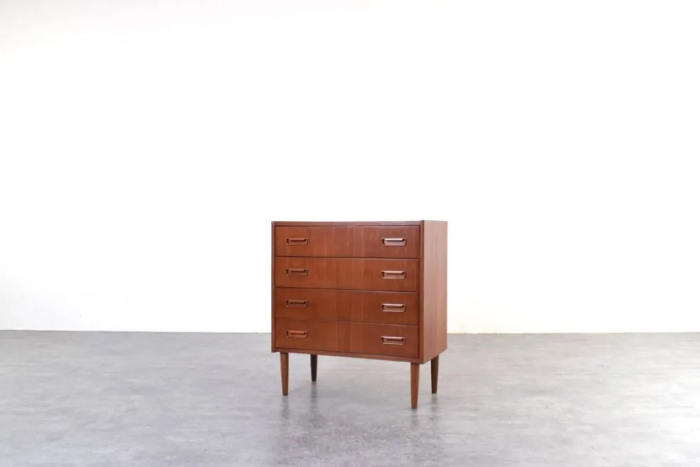 Commode en teck danois des années 1960.