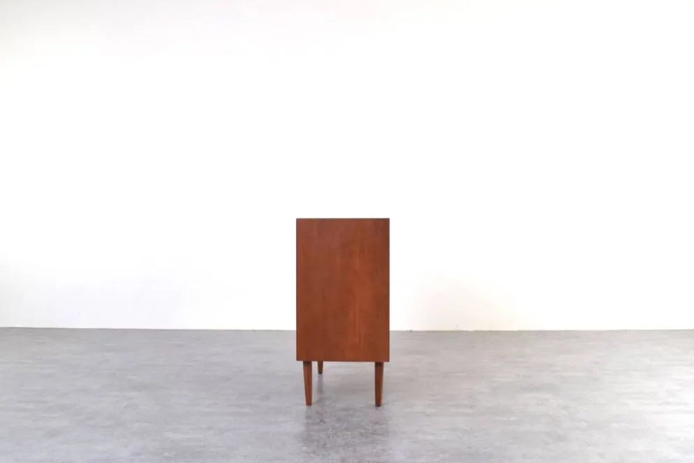 Commode en teck danois des années 1960.