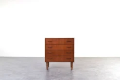 Commode en teck danois des années 1960.