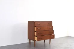 Commode en teck danois des années 1960.