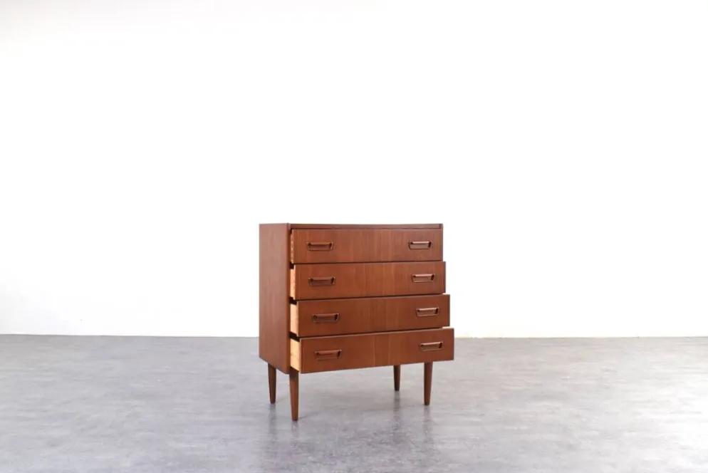 Commode en teck danois des années 1960.