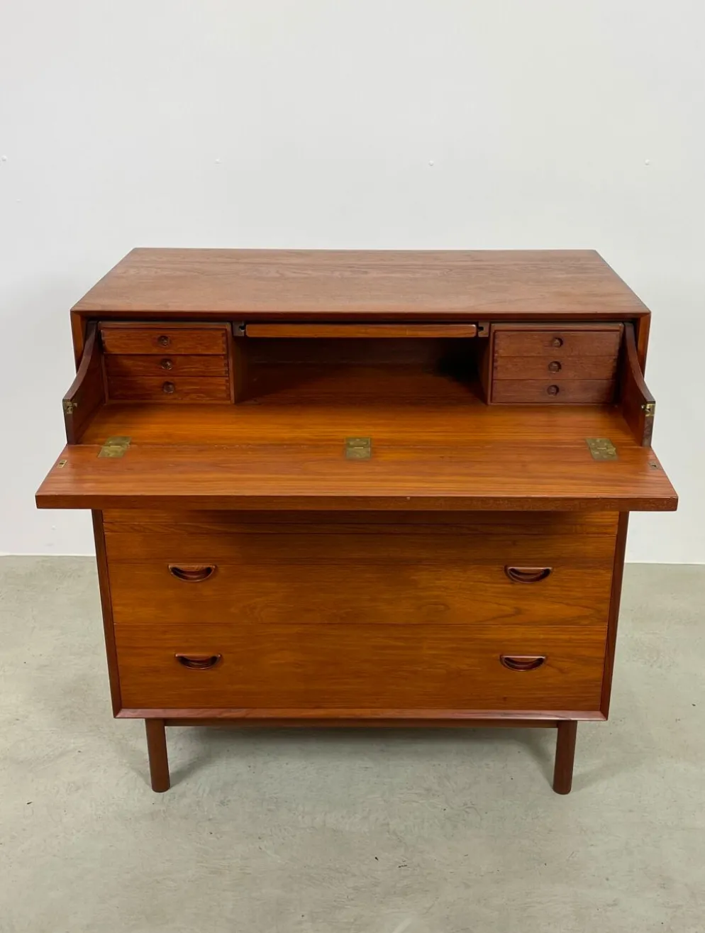 Commode en teck danois et commode par Hvidt & Mølgaard-Nielsen