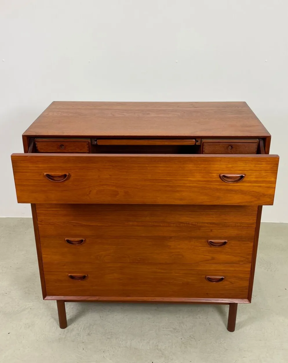 Commode en teck danois et commode par Hvidt & Mølgaard-Nielsen