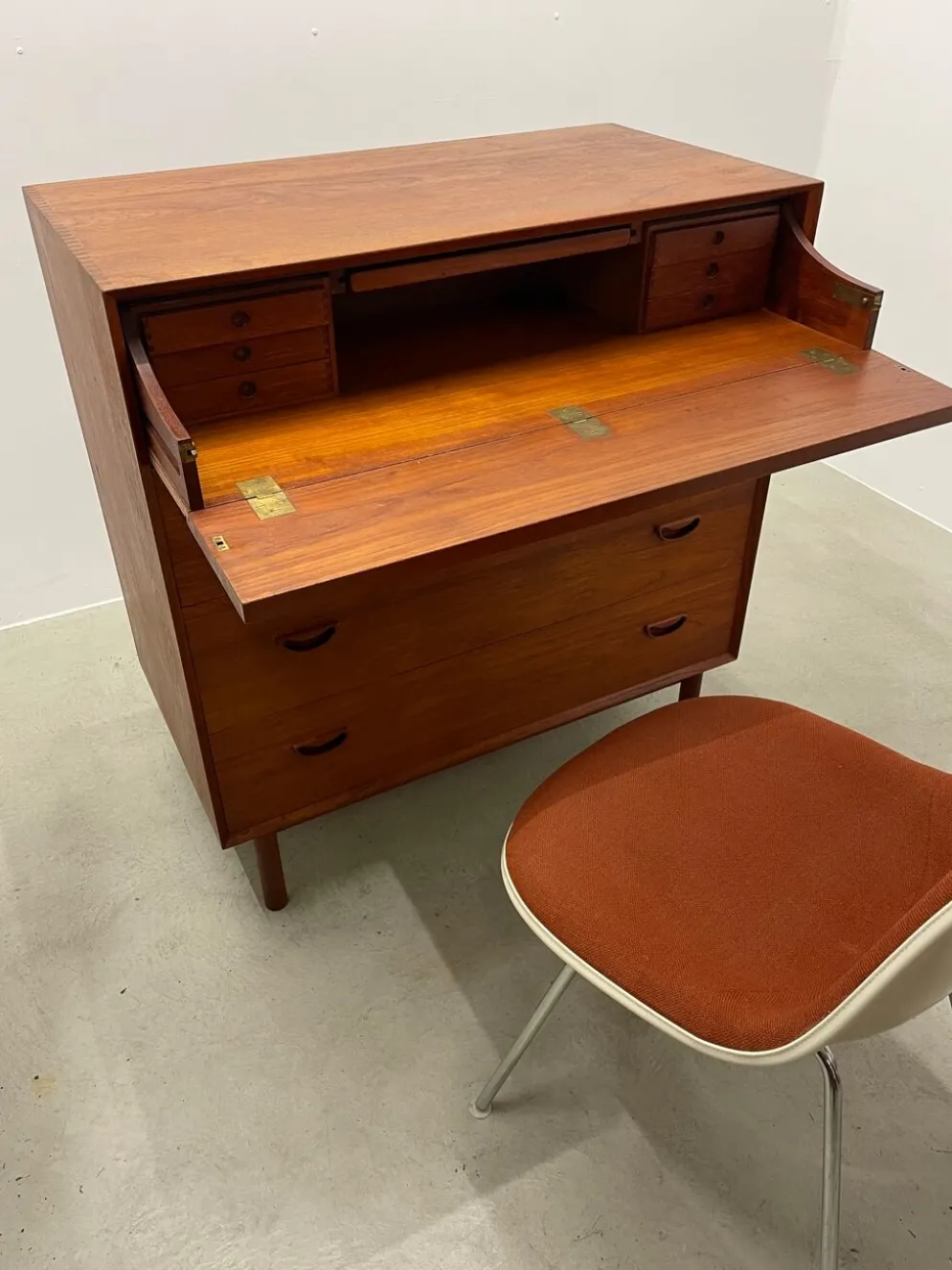 Commode en teck danois et commode par Hvidt & Mølgaard-Nielsen