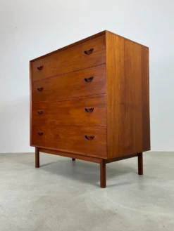 Commode en teck danois et commode par Hvidt & Mølgaard-Nielsen