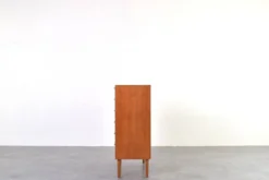 Commode en teck peinte à la main, style Op-Art des années 1960.