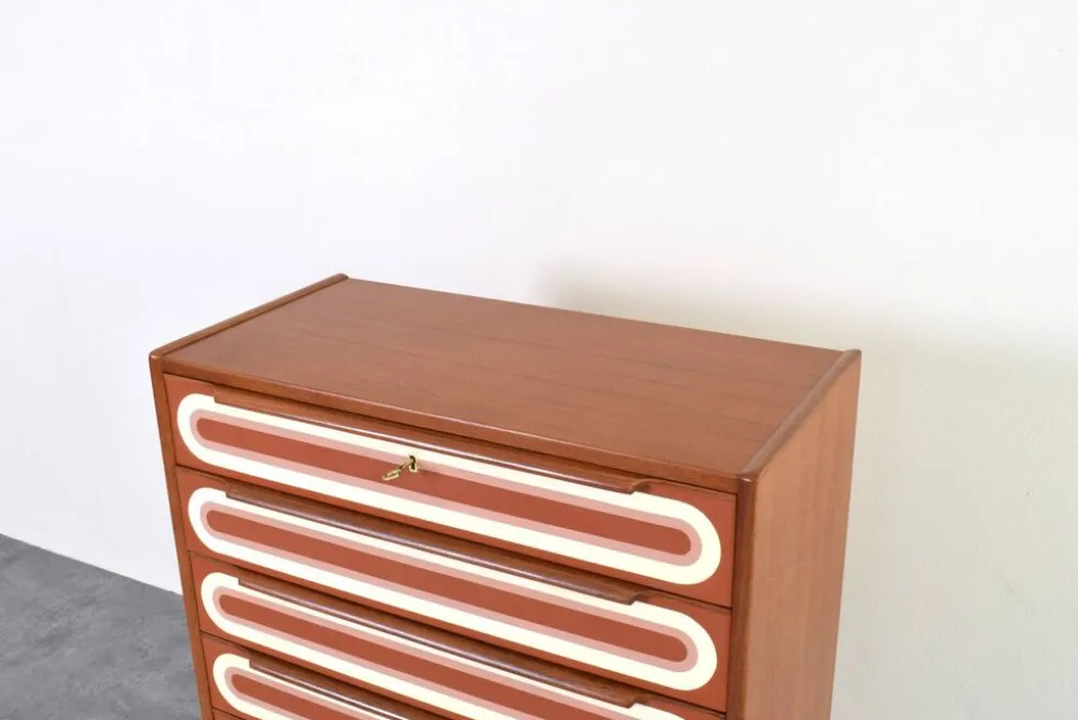 Commode en teck peinte à la main, style Op-Art des années 1960.