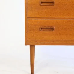 Commode en teck quatre tiroirs