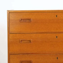 Commode en teck quatre tiroirs