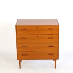 Commode en teck quatre tiroirs