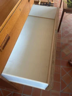 Commode en teck quatre tiroirs