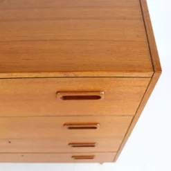 Commode en teck quatre tiroirs