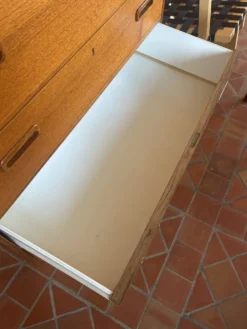 Commode en teck quatre tiroirs