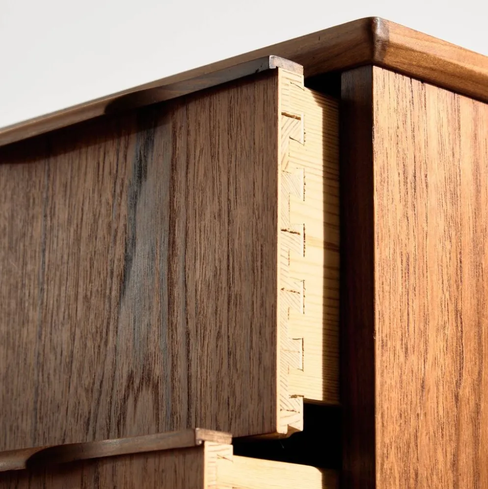 Commode en teck restaurée avec six tiroirs