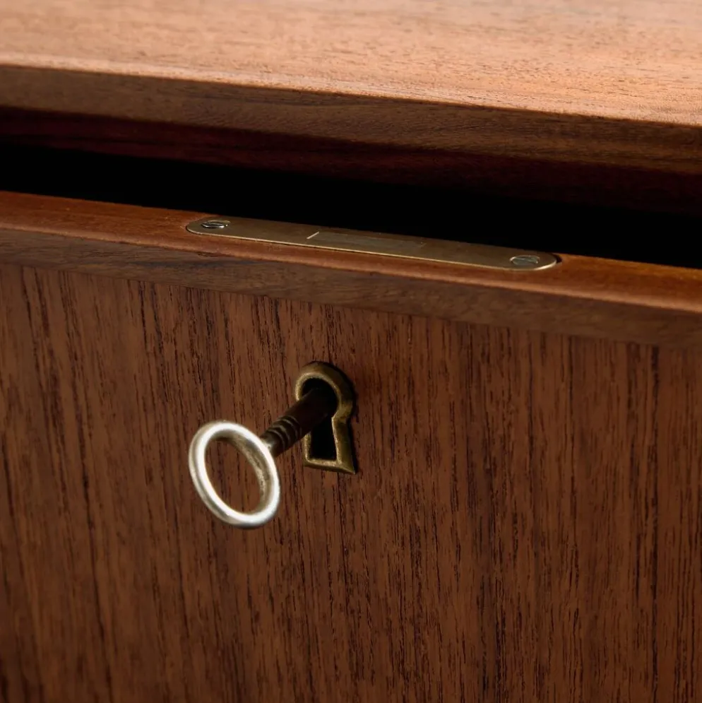 Commode en teck restaurée avec six tiroirs