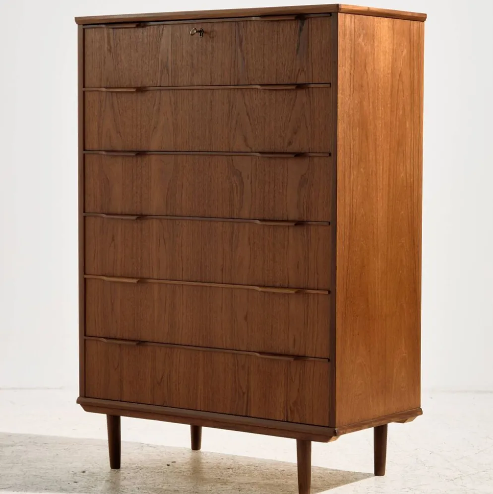 Commode en teck restaurée avec six tiroirs