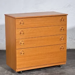 Commode en teck Schreiber, années 1970