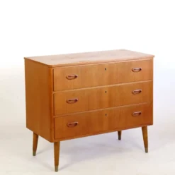 Commode en teck trois tiroirs
