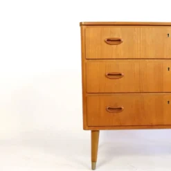 Commode en teck trois tiroirs