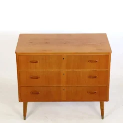 Commode en teck trois tiroirs