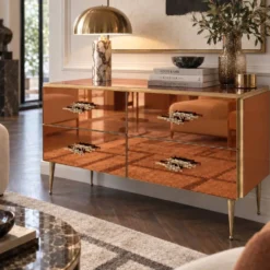 Commode en verre ambré avec détails en laiton, style mid-century modern