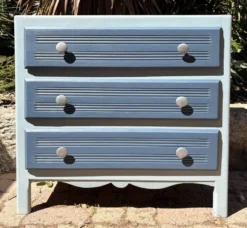 Commode, esprit bord de mer, chic et joyeux, vintage, années 50 / 60