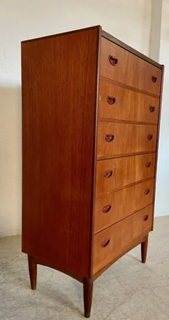 Commode haute en teck danois vintage des années 1960