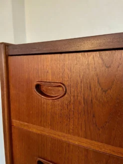 Commode haute en teck danois vintage des années 1960