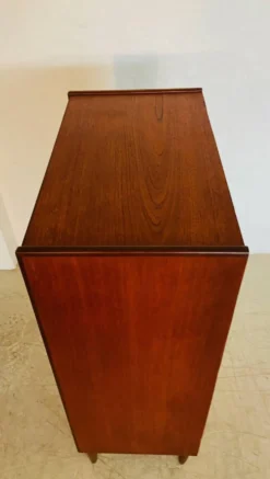 Commode haute en teck danois vintage des années 1960