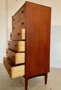 Commode haute en teck danois vintage des années 1960