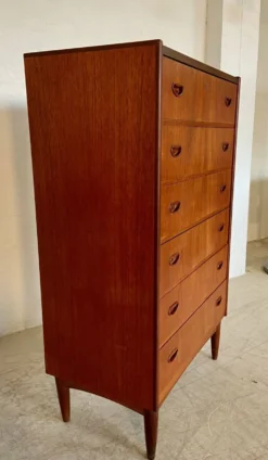 Commode haute en teck danois vintage des années 1960
