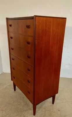 Commode haute en teck danois vintage des années 1960
