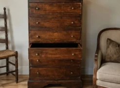 Commode haute à sept tiroirs en hêtre, années 1970
