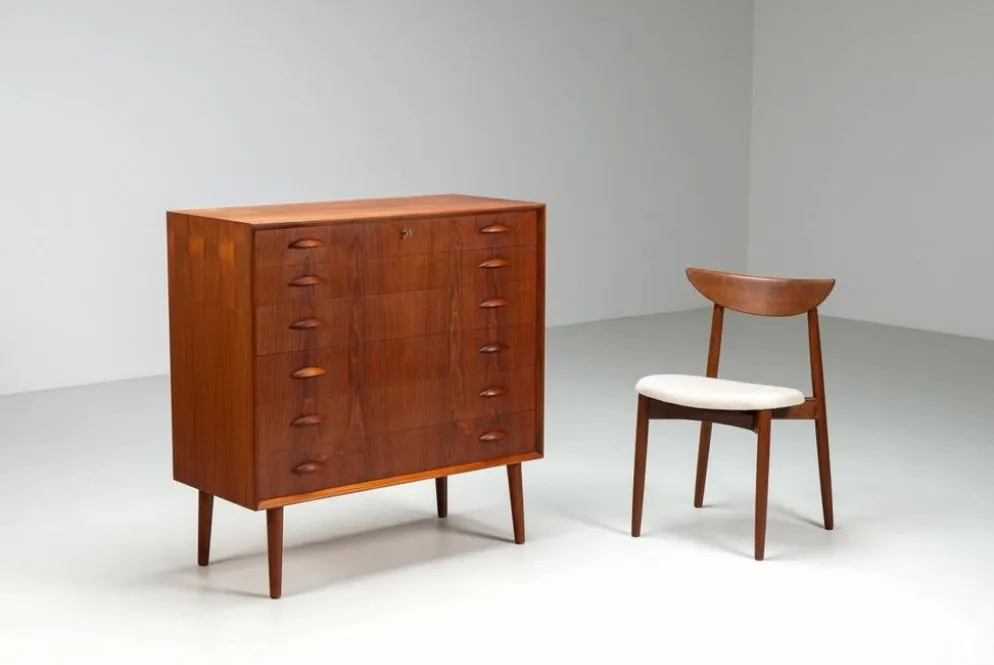 Commode Johannes Sorth en teck Nexo Mobelfabrik Danemark 1960