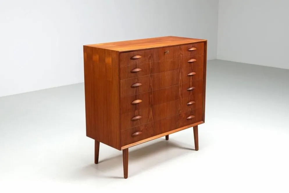 Commode Johannes Sorth en teck Nexo Mobelfabrik Danemark 1960