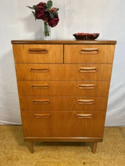 Commode large en teck rétro vintage des années 60 par GPlan danois.