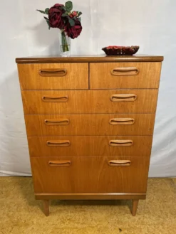 Commode large en teck rétro vintage des années 60 par GPlan danois.
