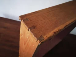 Commode Louis-Philippe en loupe de noyer, XIXe siècle