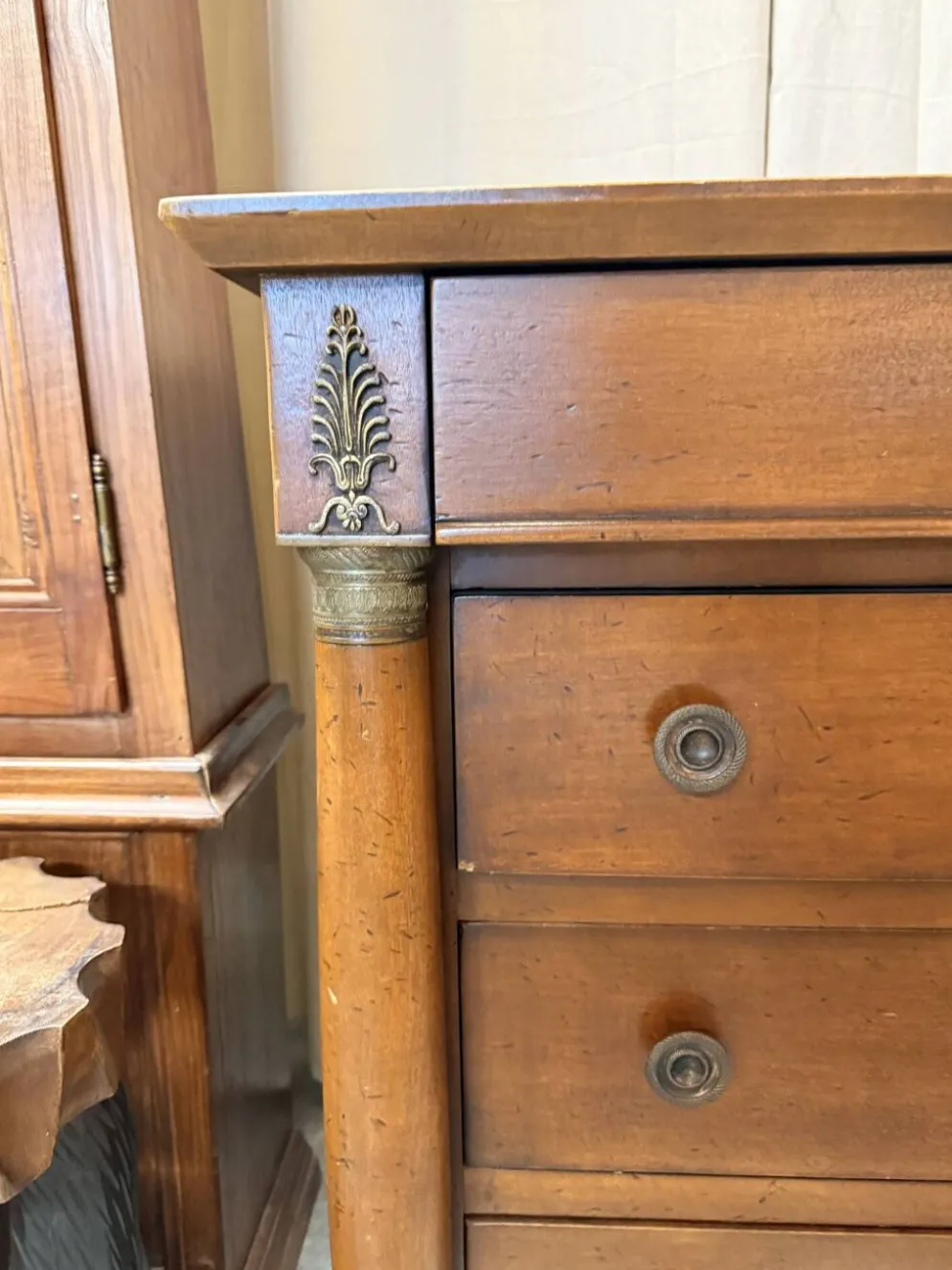 Commode Louis-Philippe en merisier – 4 tiroirs
