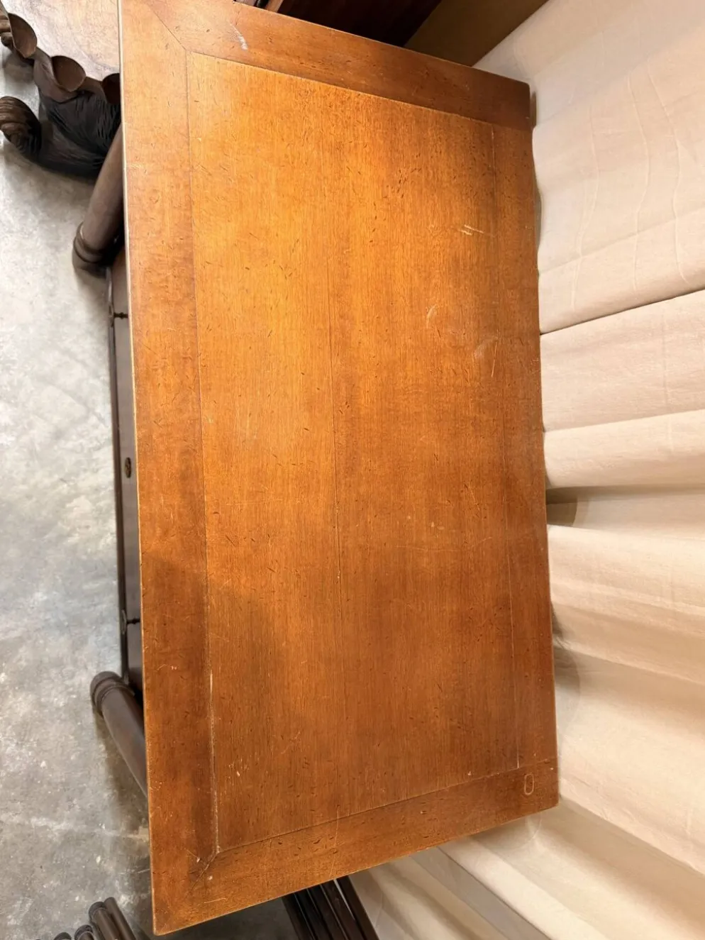 Commode Louis-Philippe en merisier – 4 tiroirs