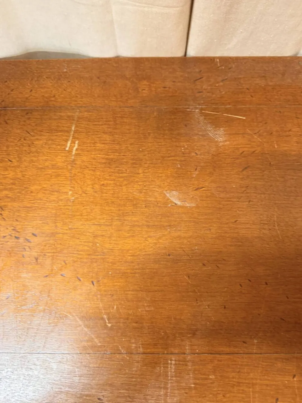 Commode Louis-Philippe en merisier – 4 tiroirs
