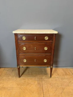 Commode Louis XVI en Acajou estampillé Mailfert