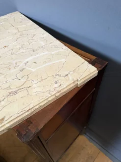 Commode Louis XVI en Acajou estampillé Mailfert